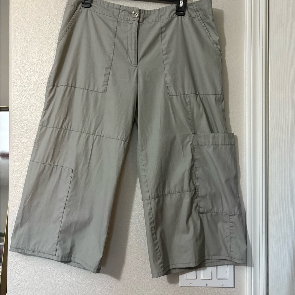 Roni Rabl Light Gray Wide Leg Culottes/Capri Pants. Zipper Button Closure Size M